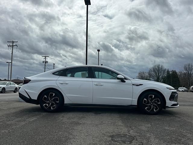 Used 2025 Hyundai Sonata SEL FWD image 6