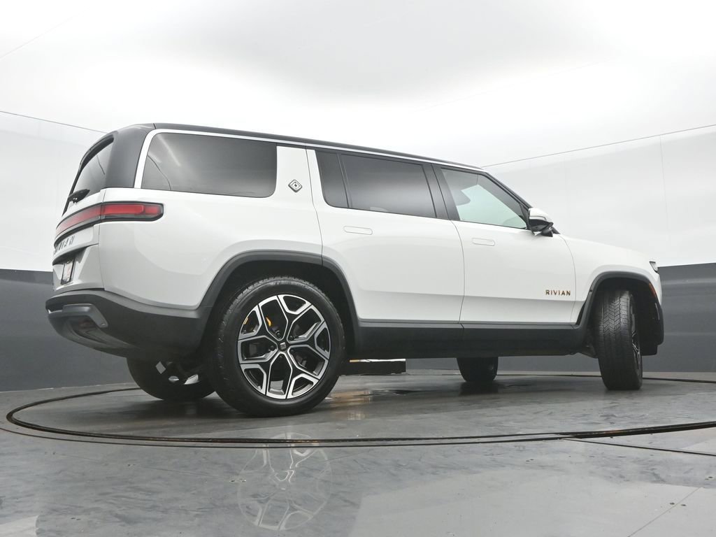 Used 2024 Rivian R1S Adventure AWD/4WD image 32