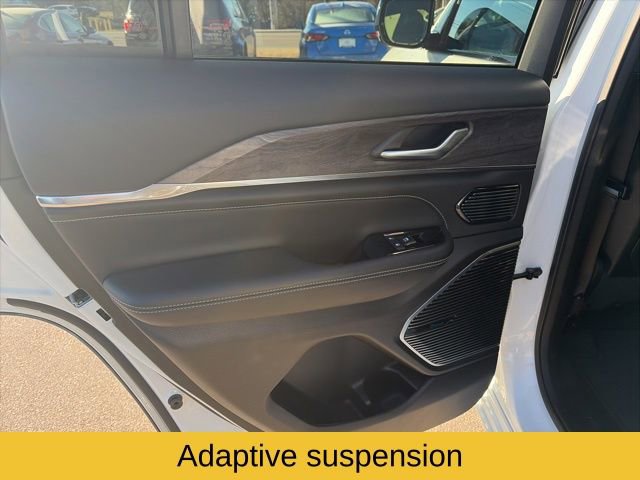 Used 2022 Jeep Grand Cherokee Overland image 18