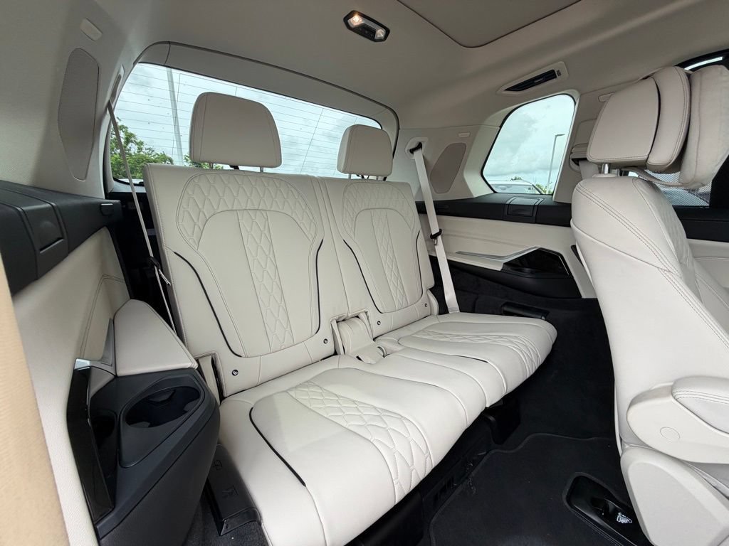 Certified 2026 BMW X7 xDrive40i w/ Executive Package AWD/4WD image 30