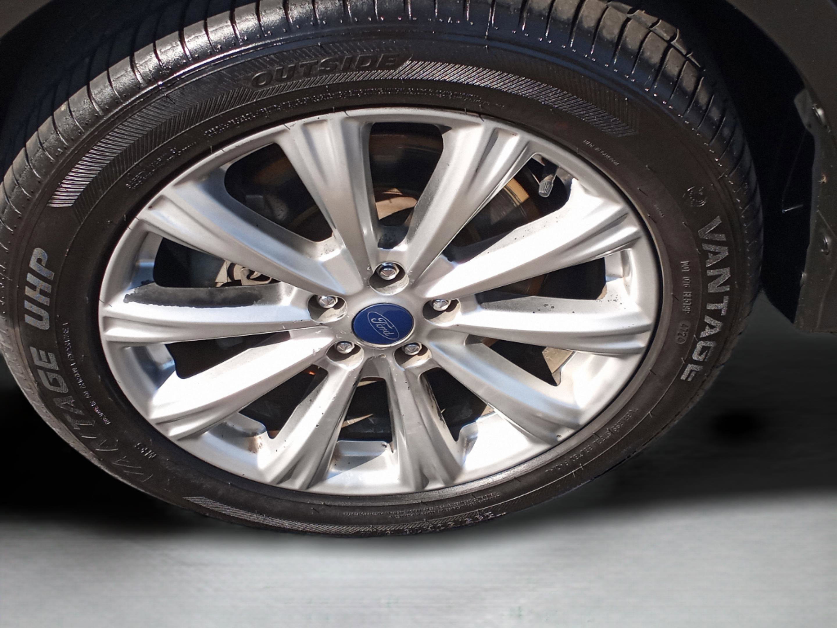 Used 2017 Ford Escape Titanium image 9