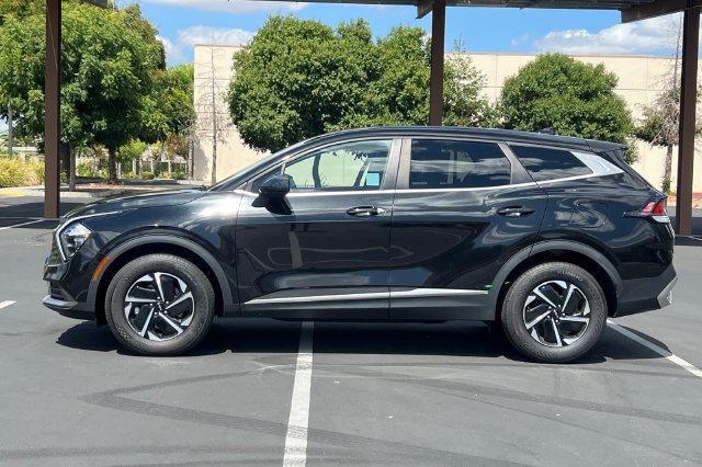 Used 2023 Kia Sportage LX AWD/4WD image 9