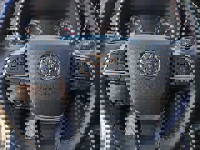 Used 2022 Toyota Highlander XLE image 23