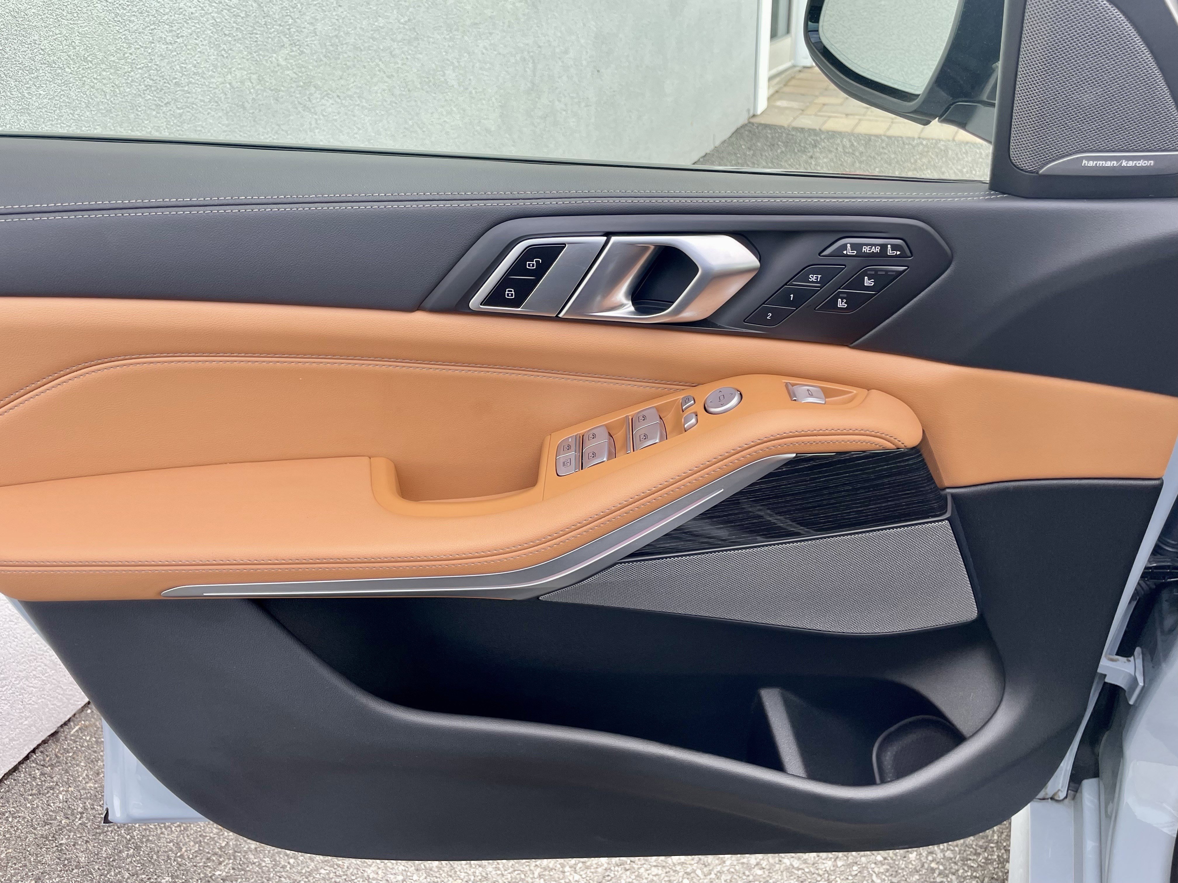 Used 2024 BMW X7 xDrive40i w/ Executive Package image 12