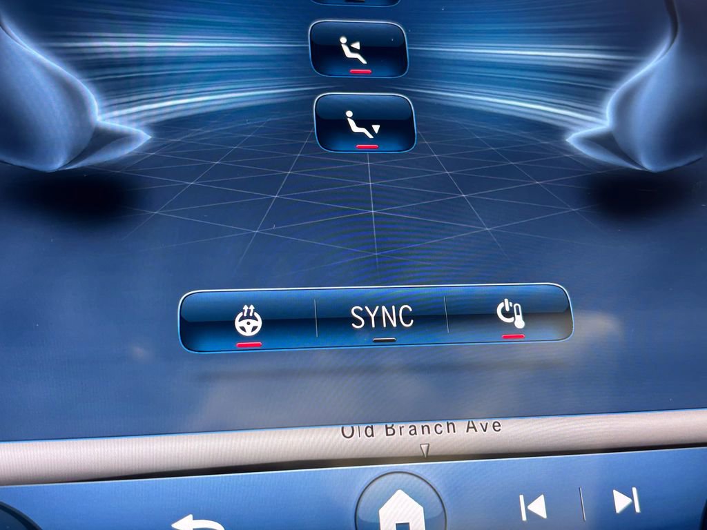 Used 2024 Mercedes-Benz GLC 300 4MATIC image 29