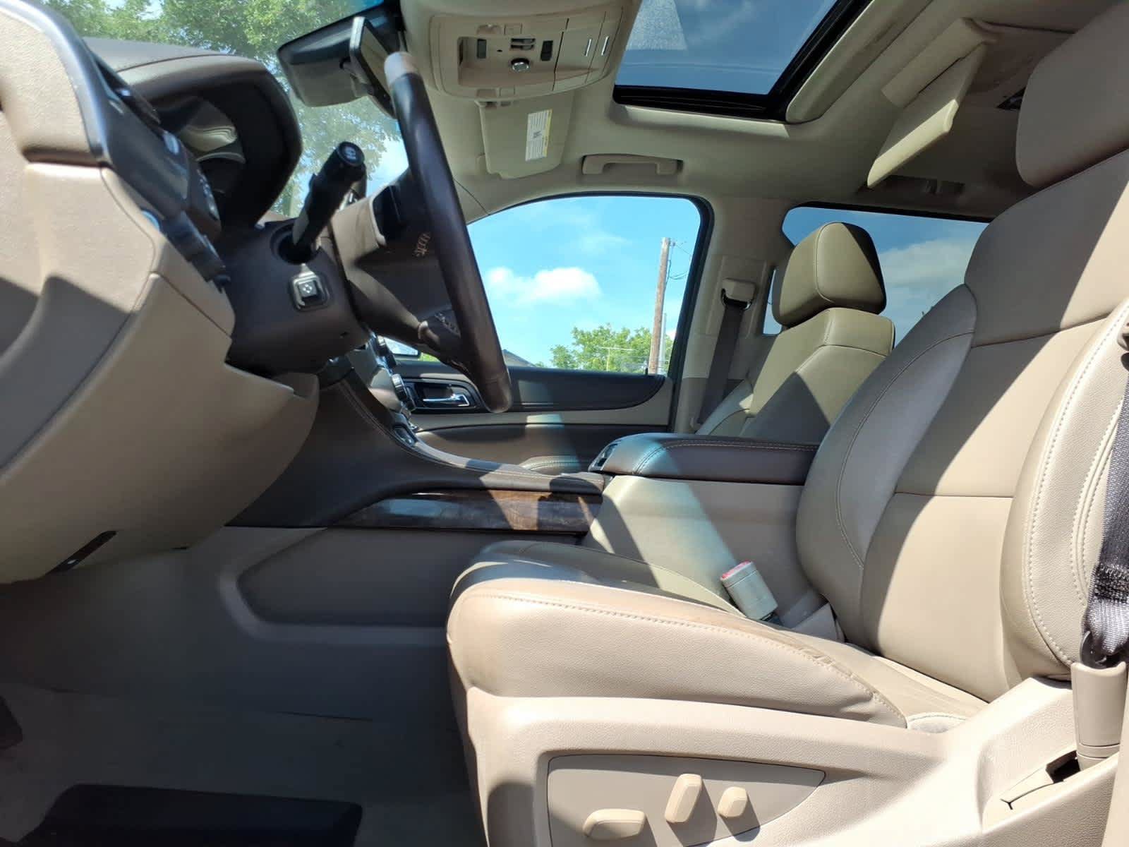 Used 2020 Chevrolet Suburban LT AWD/4WD image 28