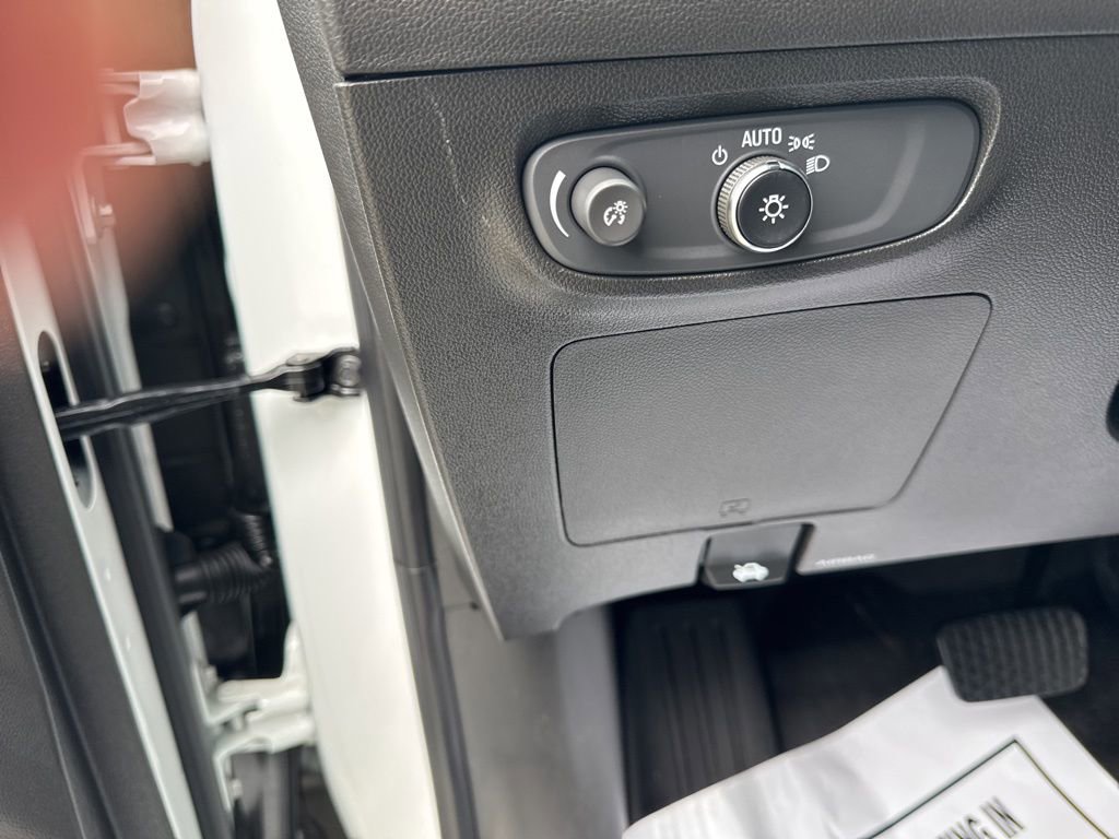 Used 2025 Buick Encore GX Preferred w/ Comfort Package AWD/4WD image 18