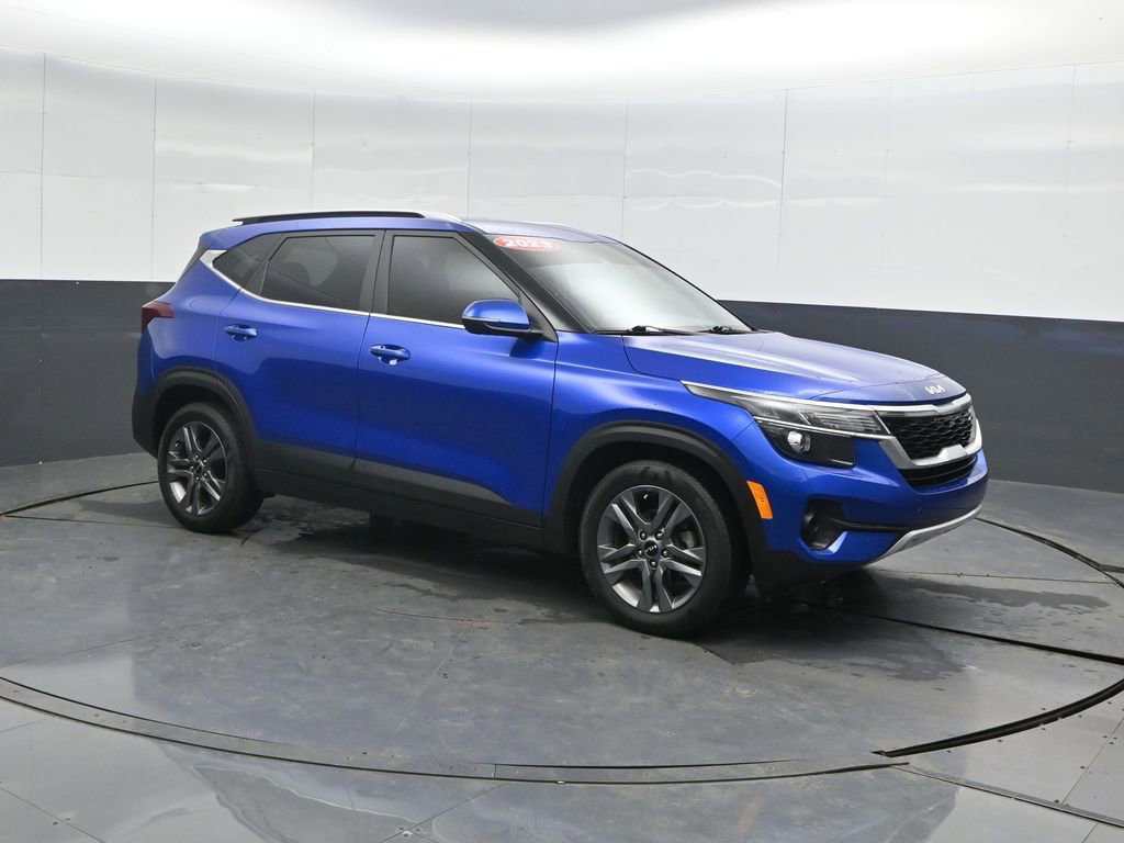 Used 2023 Kia Seltos S w/ Navigation Package image 4