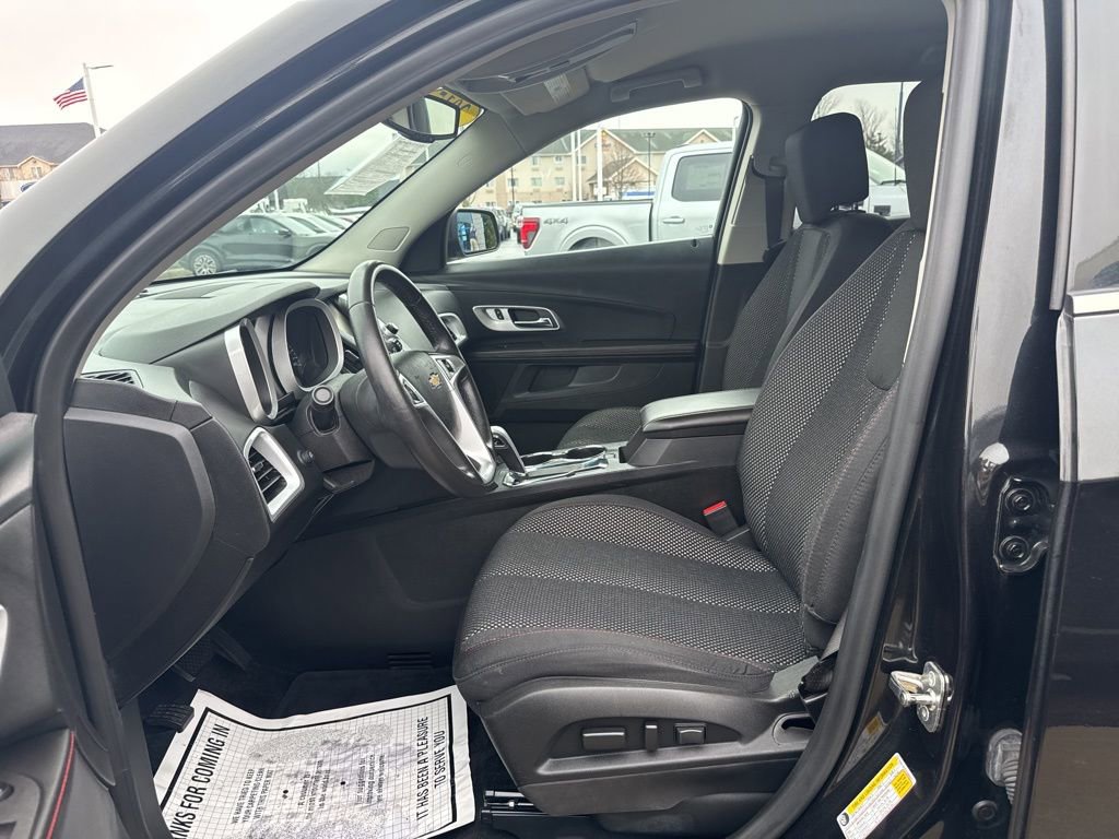 Used 2015 Chevrolet Equinox LT w/ Driver Convenience Package image 2