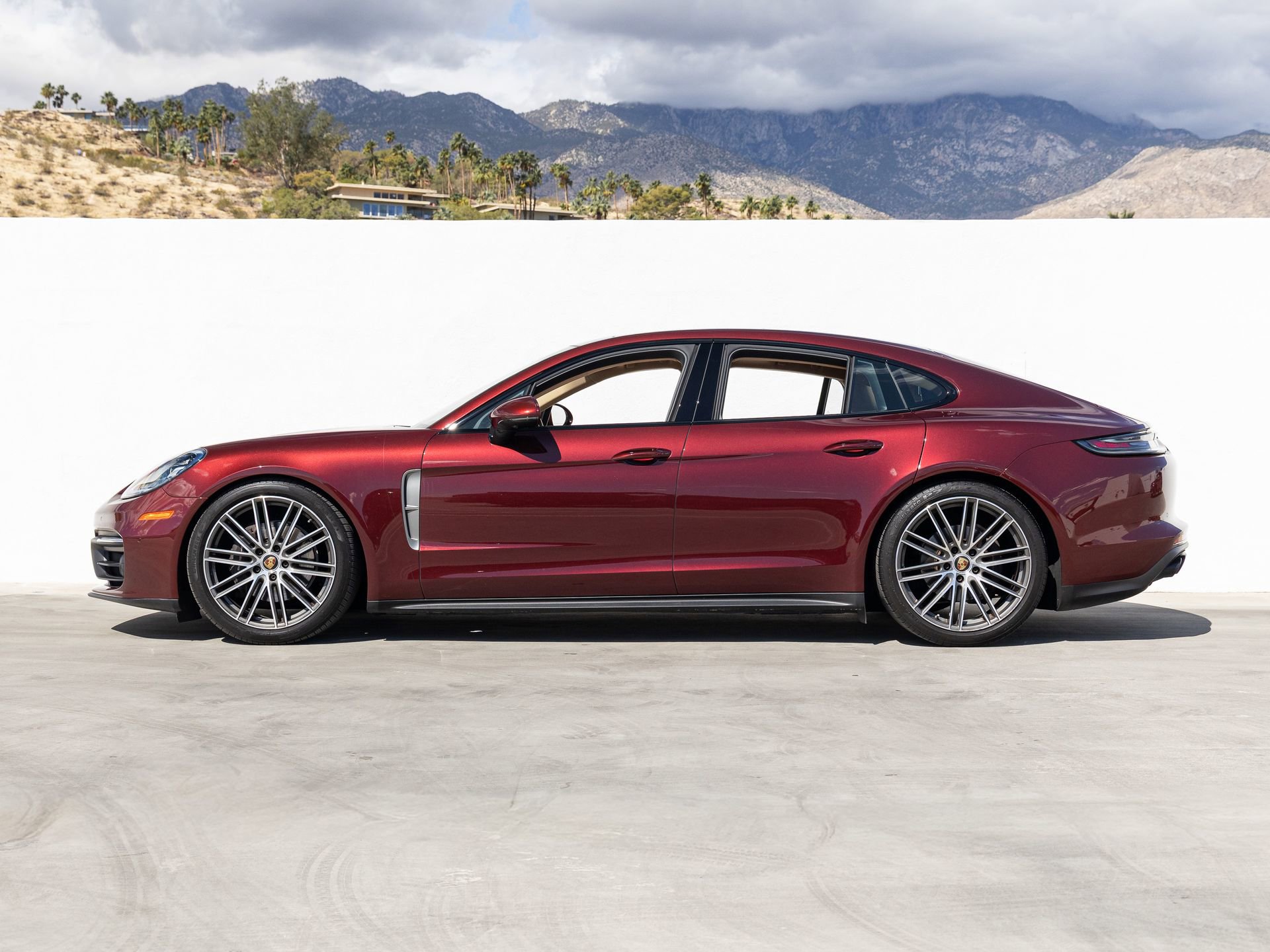 Certified 2023 Porsche Panamera Platinum Edition image 2