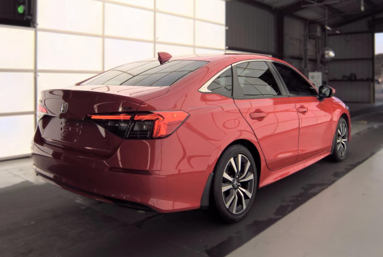 Used 2023 Honda Civic EX image 5