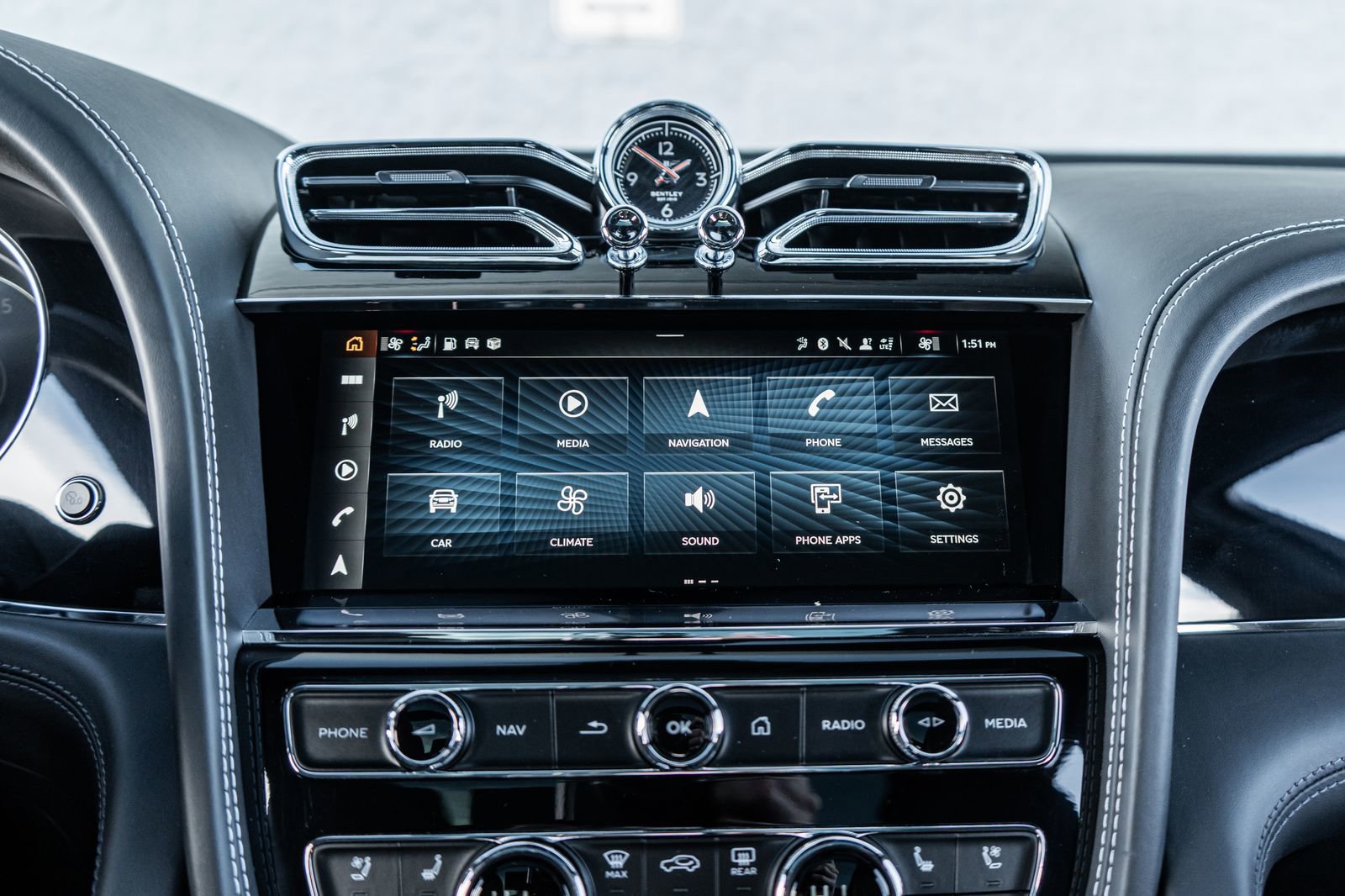 Certified 2022 Bentley Bentayga image 33