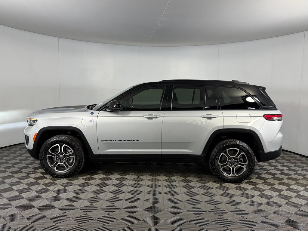Used 2023 Jeep Grand Cherokee Trailhawk AWD/4WD image 10