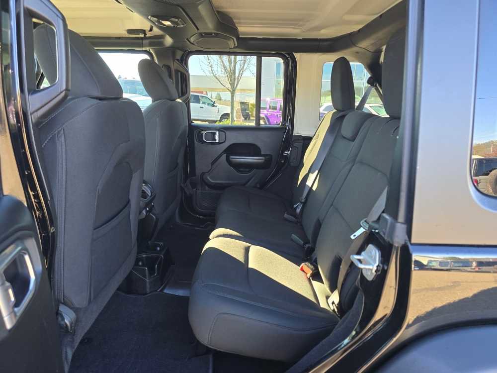 Used 2018 Jeep Wrangler Unlimited Sport w/ Technology Group image 16