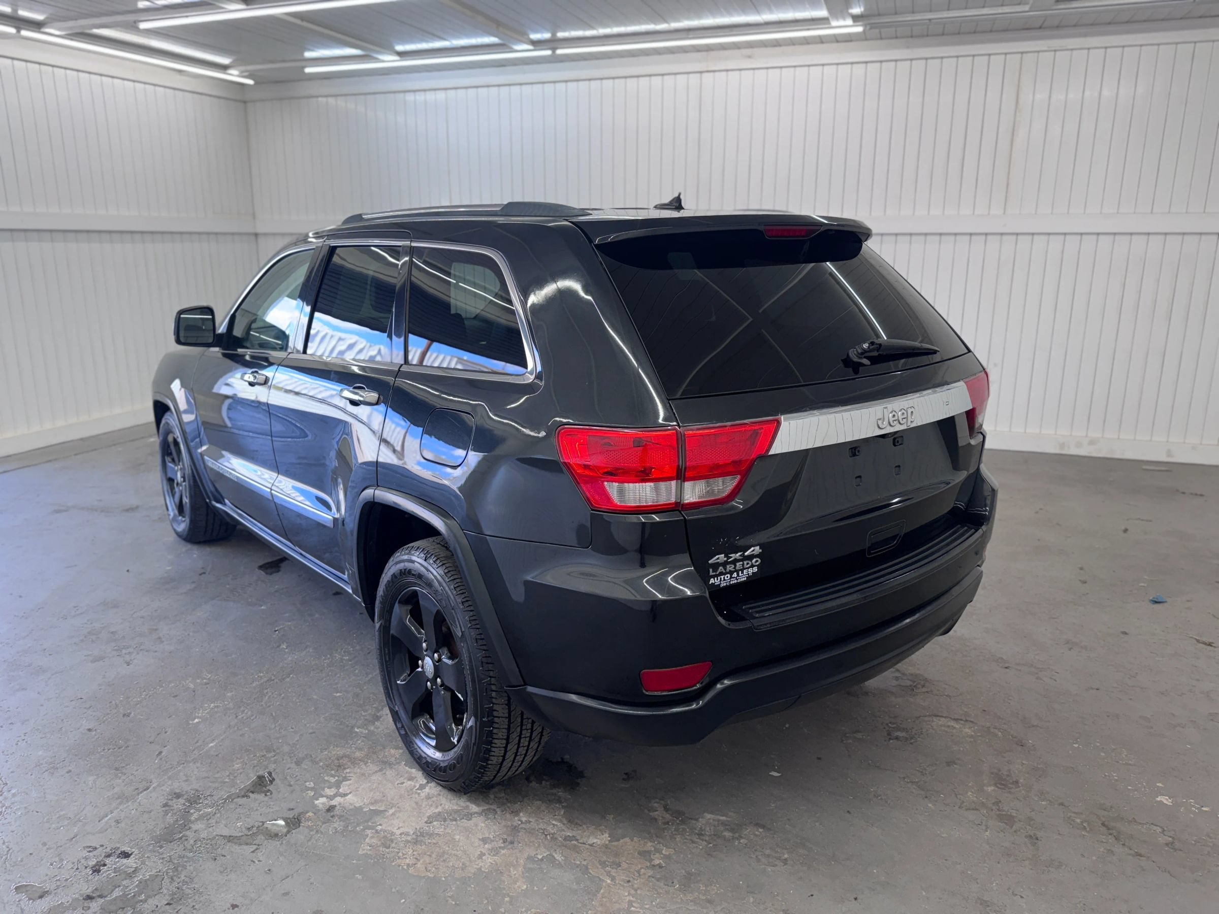 Used 2013 Jeep Grand Cherokee Laredo AWD/4WD image 7