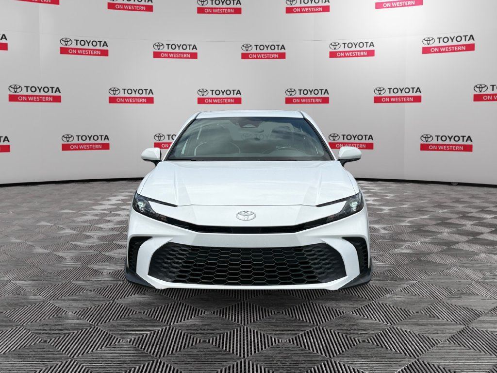 Used 2025 Toyota Camry SE FWD image 2