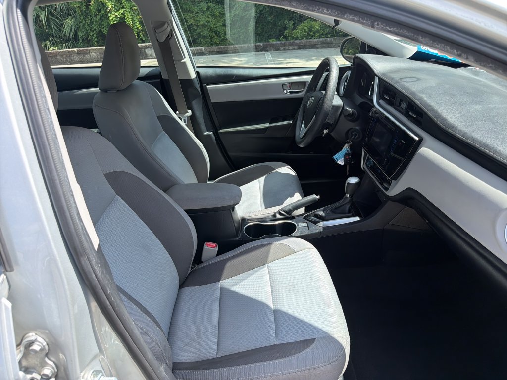Used 2017 Toyota Corolla LE w/ Carpet Mat Package (TMS) FWD image 27