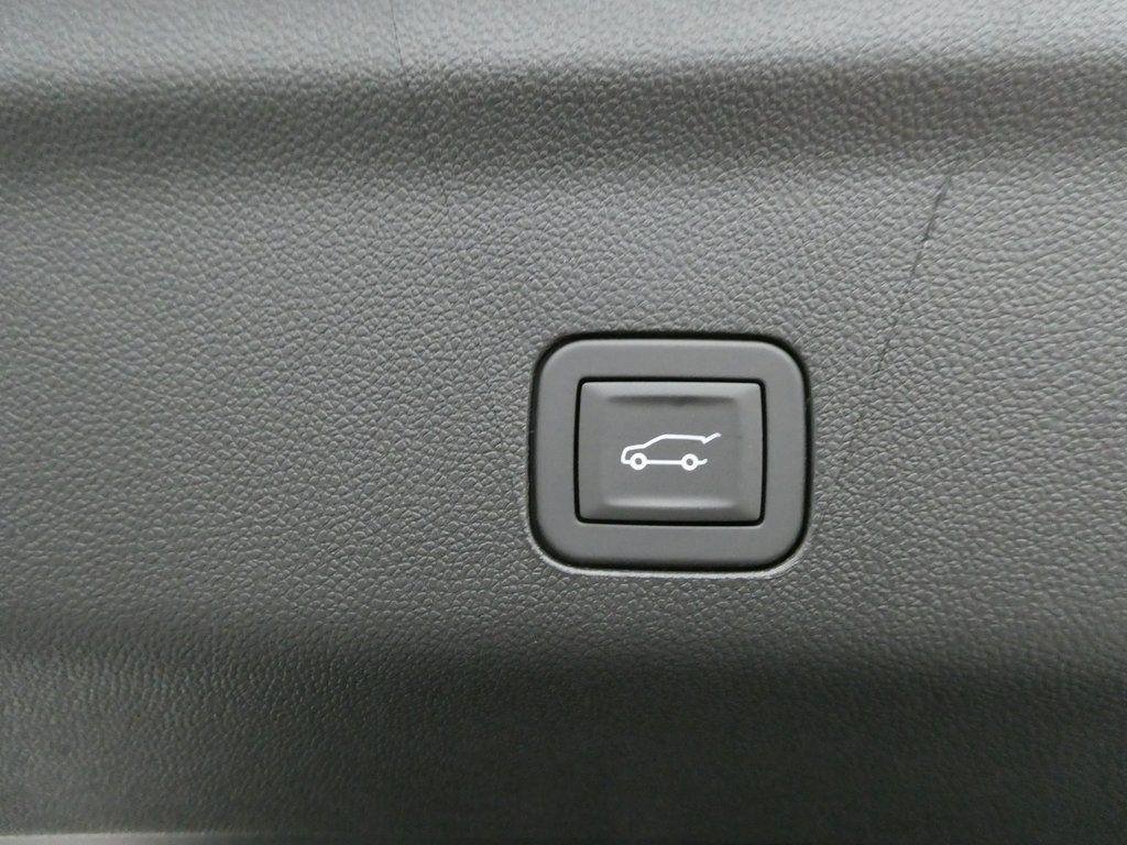 New 2026 Chevrolet Suburban Z71 w/ Z71 Off-Road Package image 16