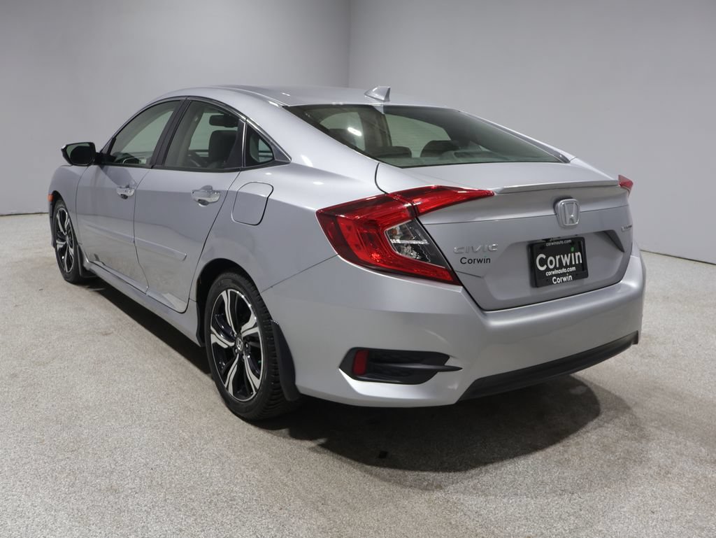 Used 2018 Honda Civic Touring image 5
