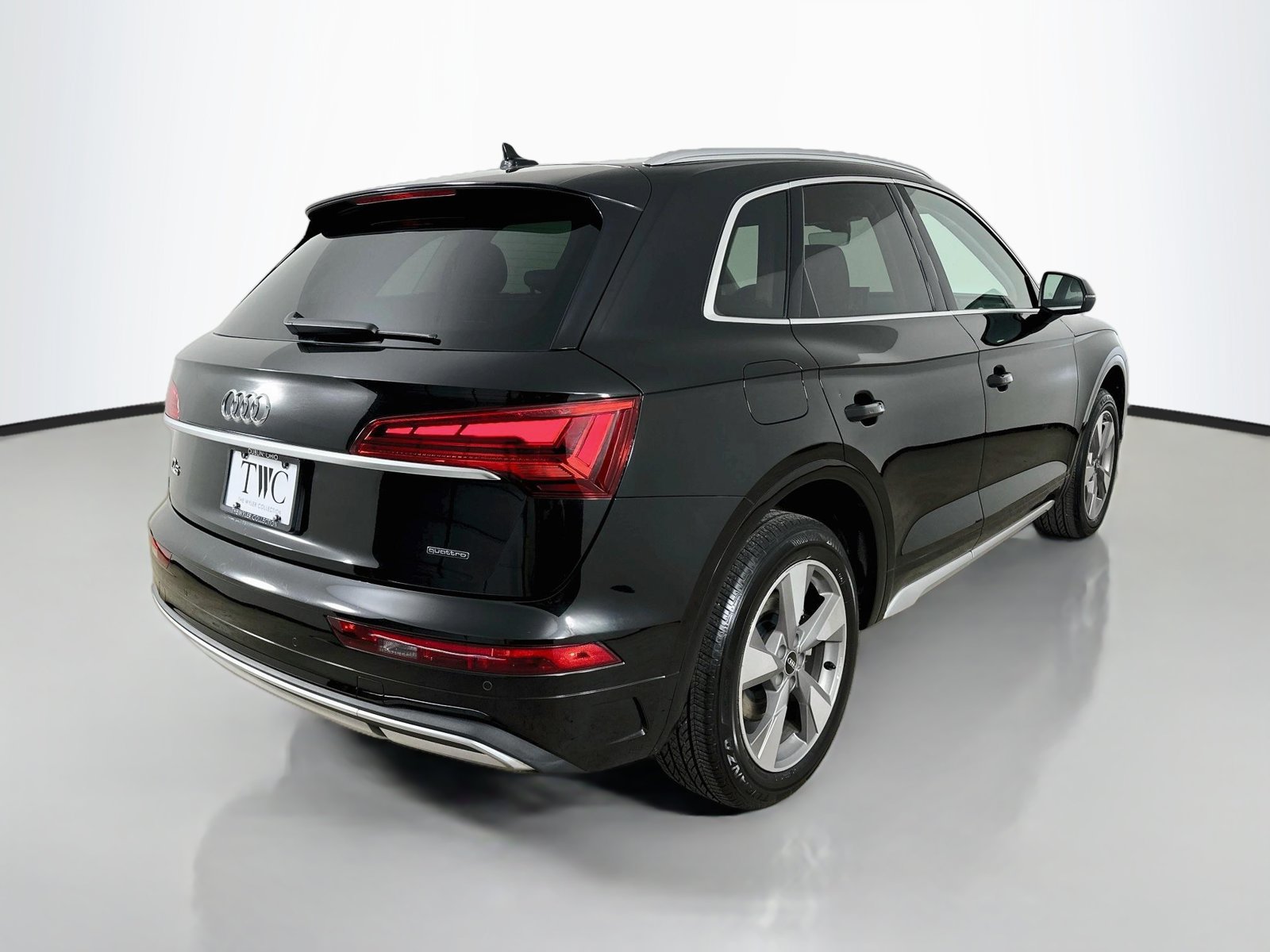 Used 2023 Audi Q5 Premium AWD/4WD image 5