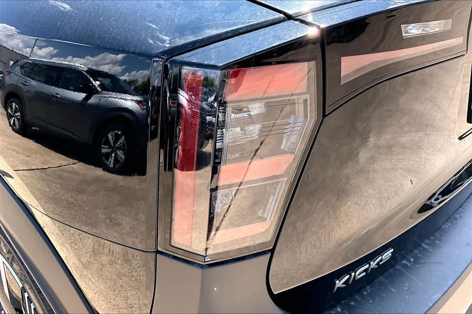 New 2027 Nissan Kicks SV FWD image 12