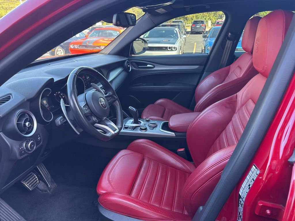 Used 2022 Alfa Romeo Stelvio Veloce image 22