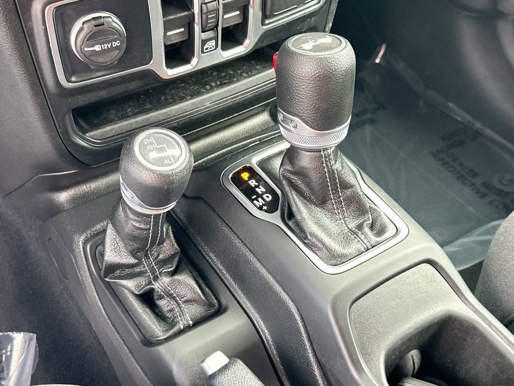 Used 2025 Jeep Wrangler Unlimited Sport image 17