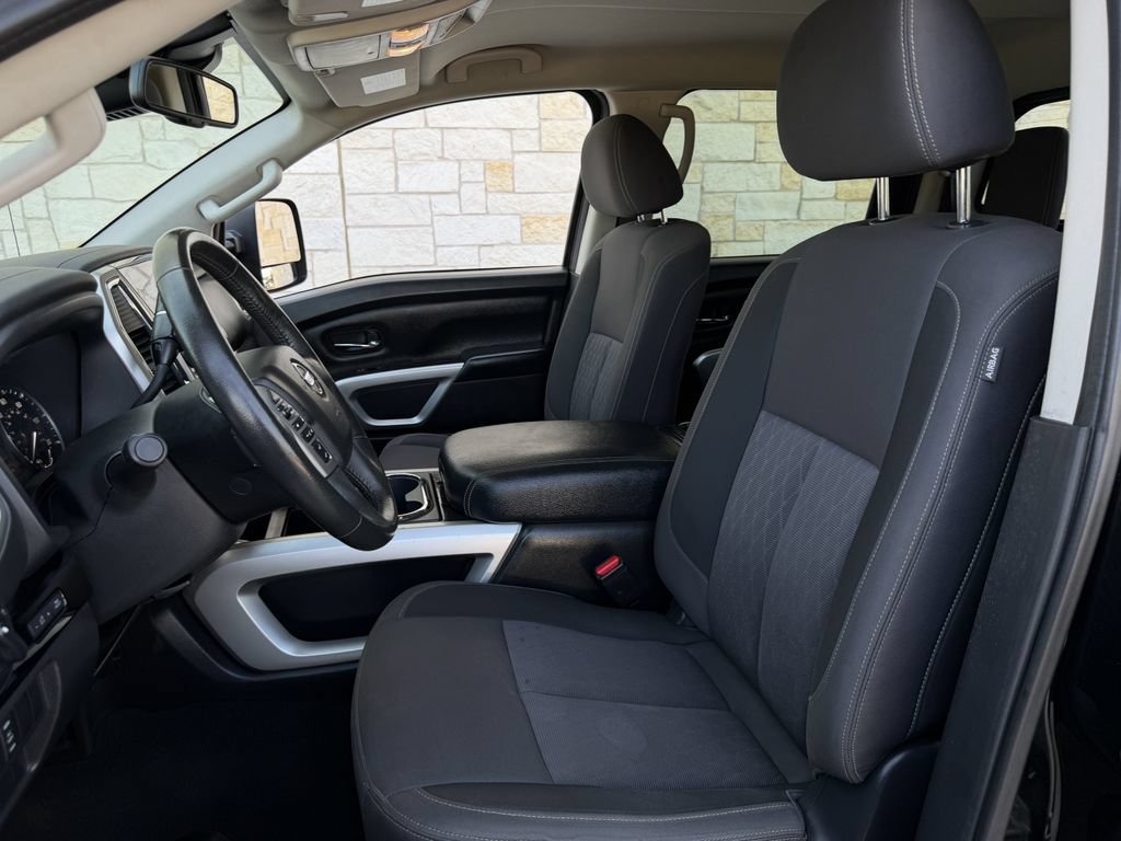 Used 2021 Nissan Titan SV w/ SV Convenience Package AWD/4WD image 24