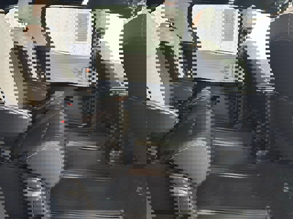 Used 2025 Toyota Sienna XSE image 57