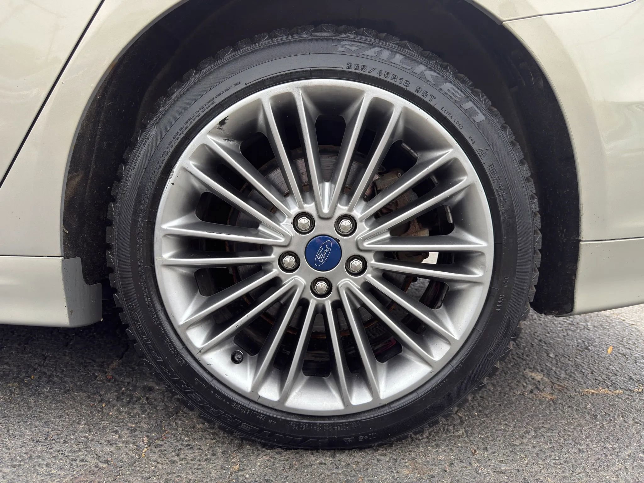 Used 2015 Ford Fusion SE w/ Equipment Group 202A AWD/4WD image 11