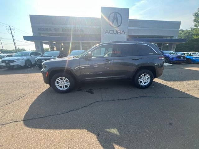 Used 2023 Jeep Grand Cherokee Laredo AWD/4WD image 38