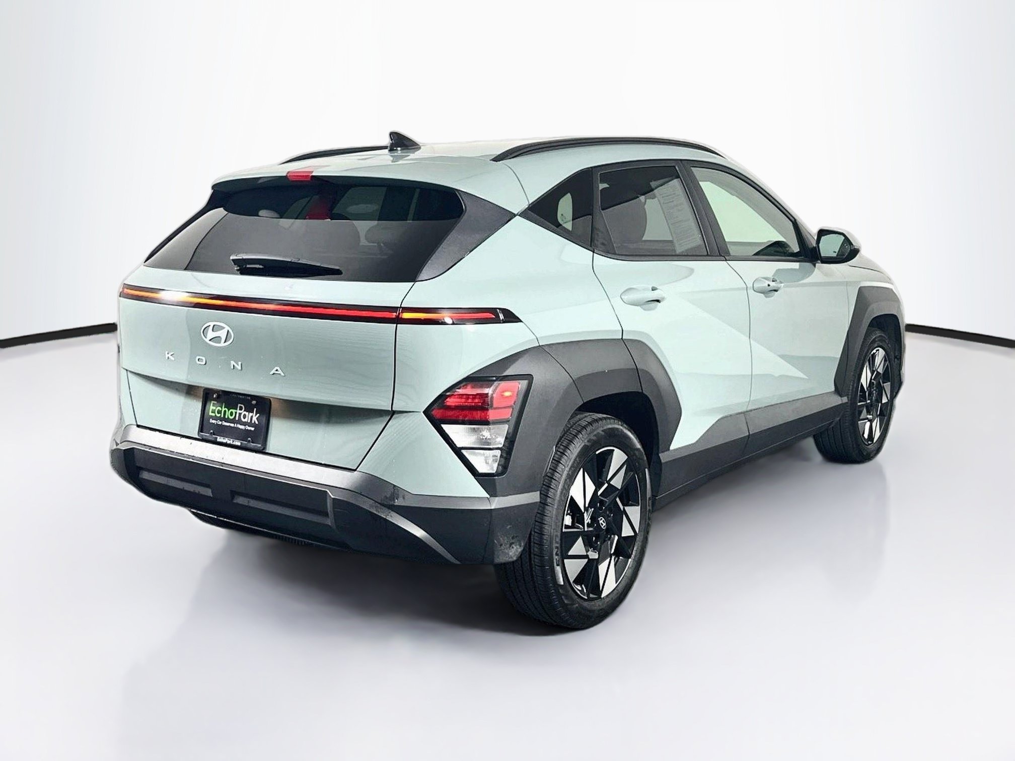 Used 2025 Hyundai Kona SEL FWD image 9