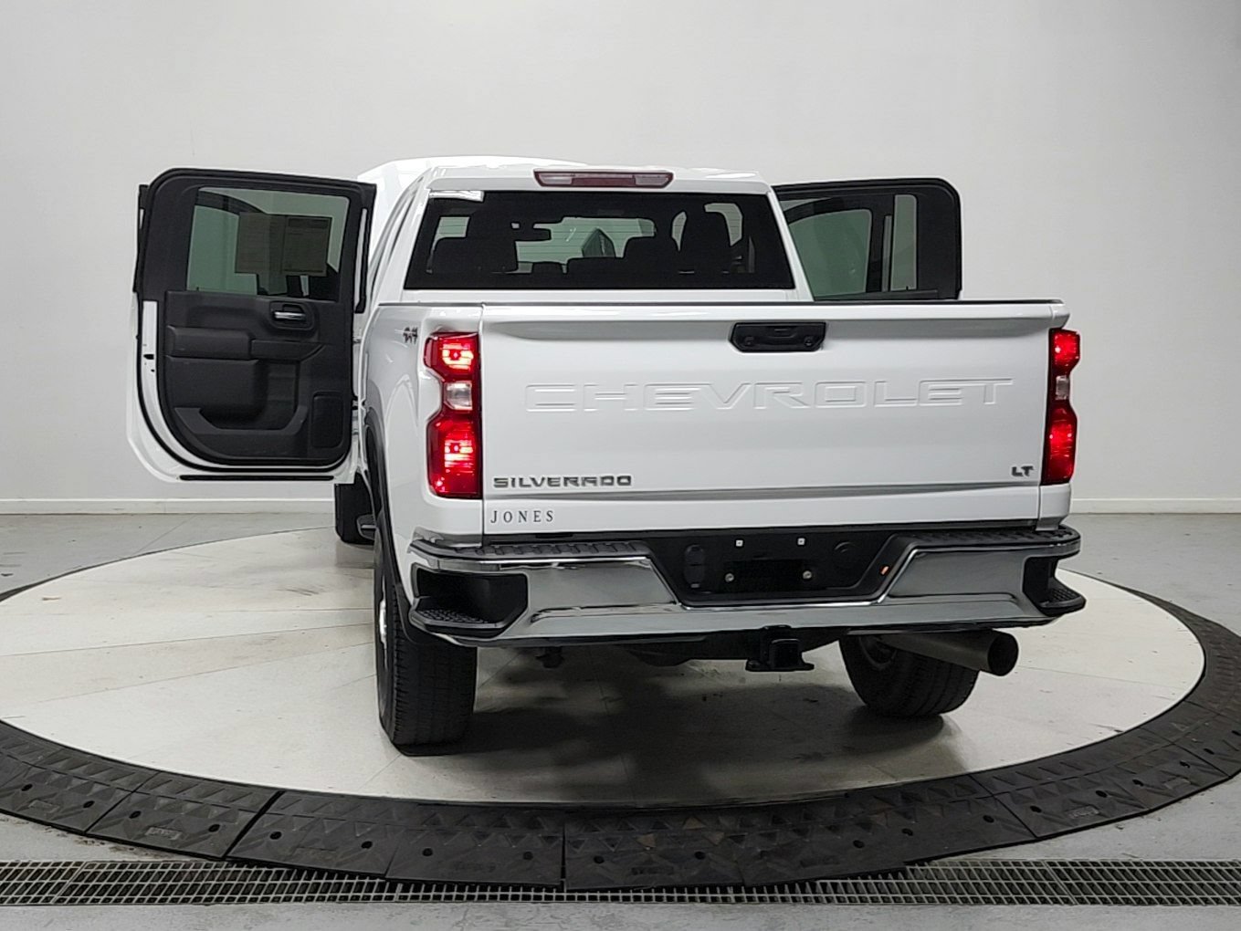 Used 2022 Chevrolet Silverado 2500 LT w/ Fleet Comfort Package AWD/4WD image 15