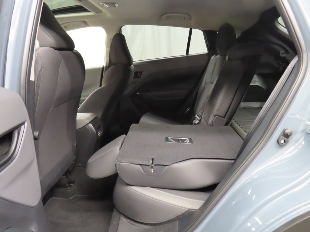 Used 2025 Subaru Crosstrek 2.0i Premium image 41
