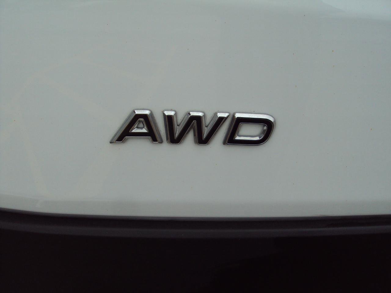 Used 2023 Ford Transit 250 Medium Roof AWD w/ Load Area Protection Package image 31