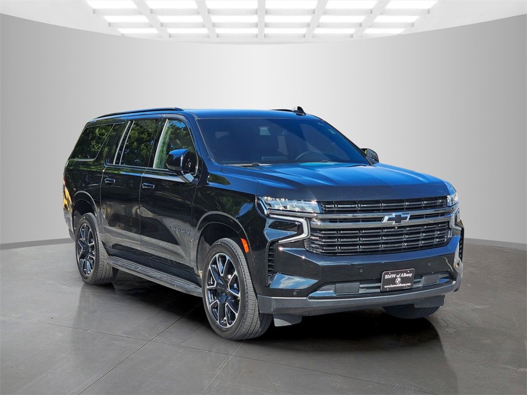 Used 2022 Chevrolet Suburban RST w/ Luxury Package image 8