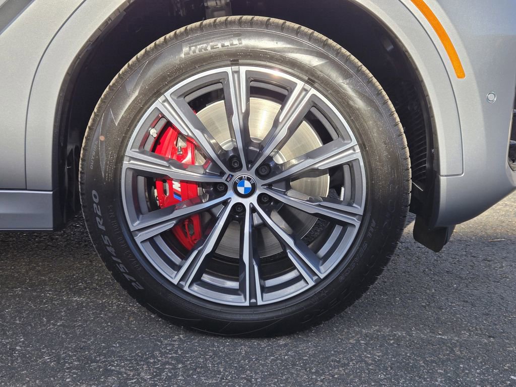 New 2026 BMW X6 M60i w/ Climate Comfort Package image 11
