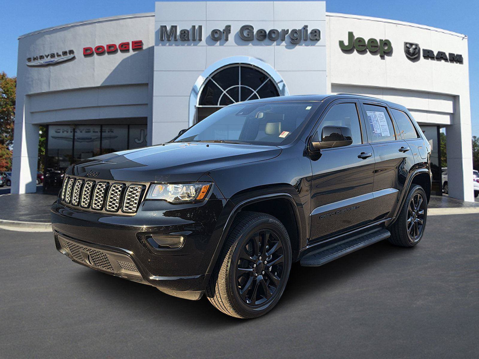 Used 2022 Jeep Grand Cherokee Laredo X AWD/4WD image 1