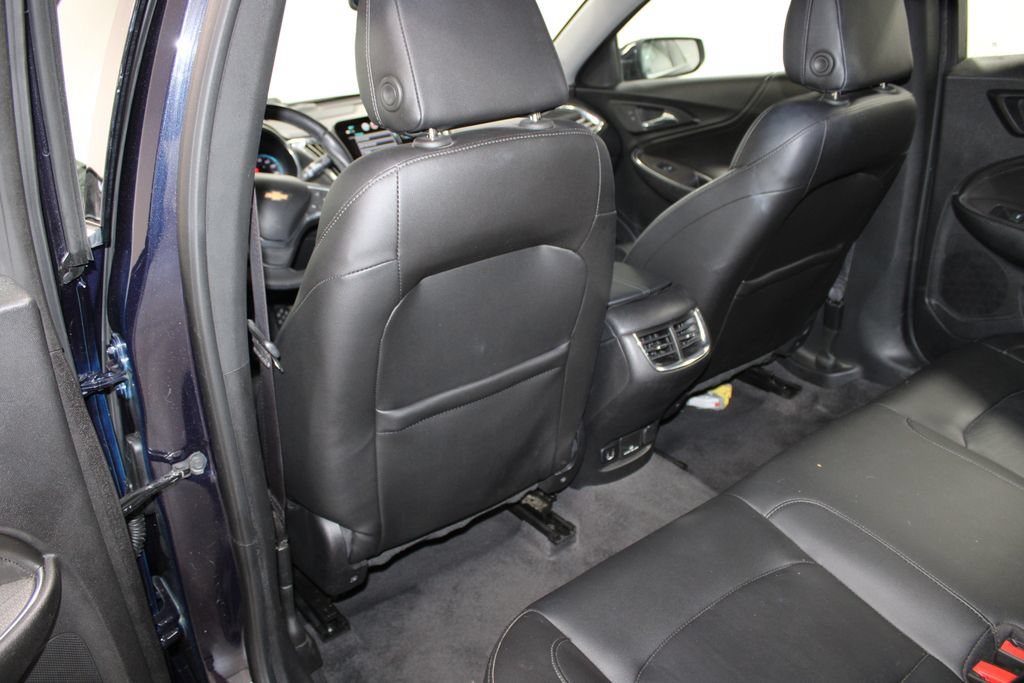 Used 2017 Chevrolet Malibu LT w/ Leather Package FWD image 23