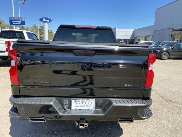 Used 2021 Chevrolet Silverado 1500 Custom Trail Boss w/ Midnight Edition AWD/4WD image 4