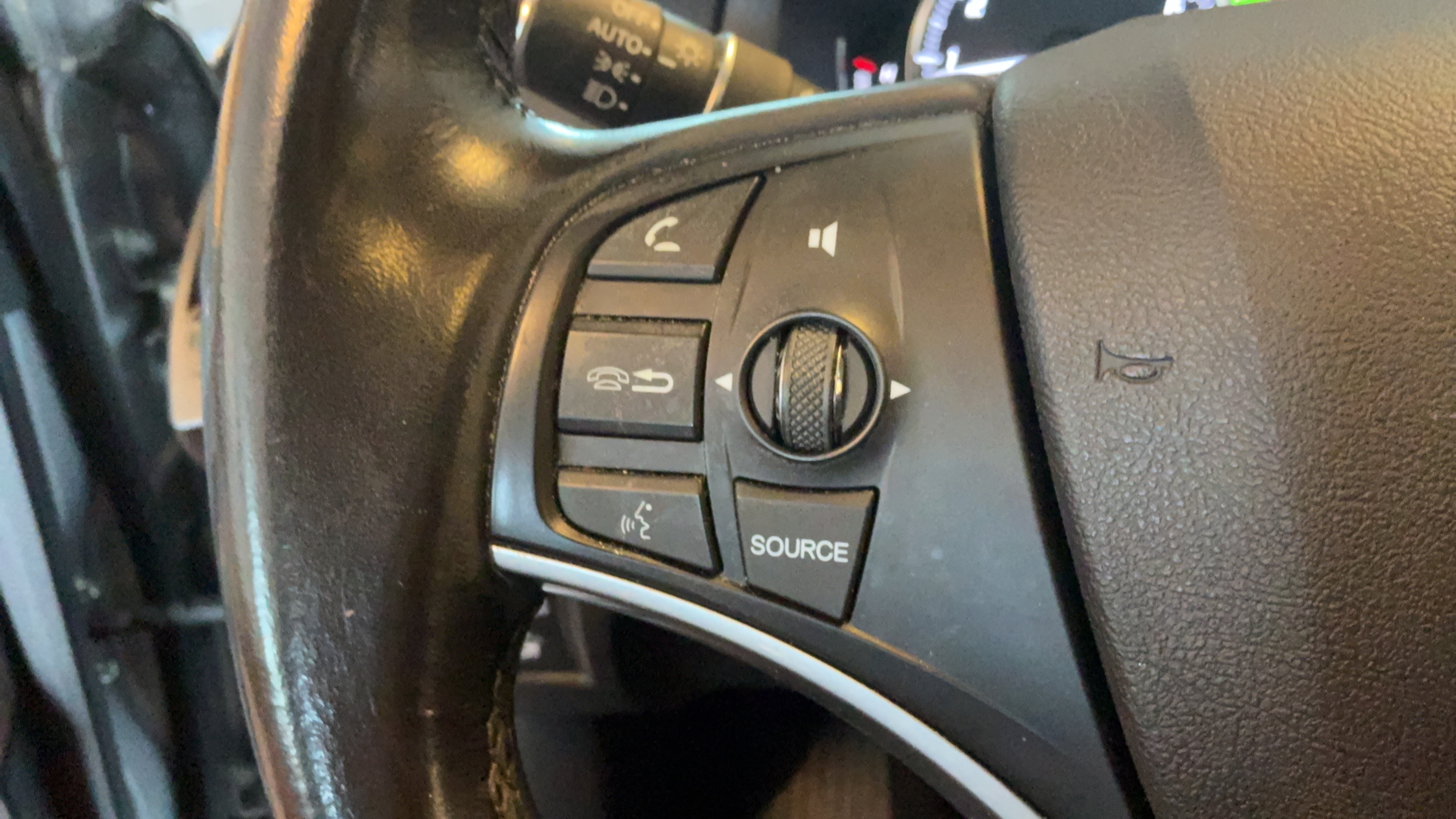 Used 2019 Acura MDX w/ Technology Package AWD/4WD image 15