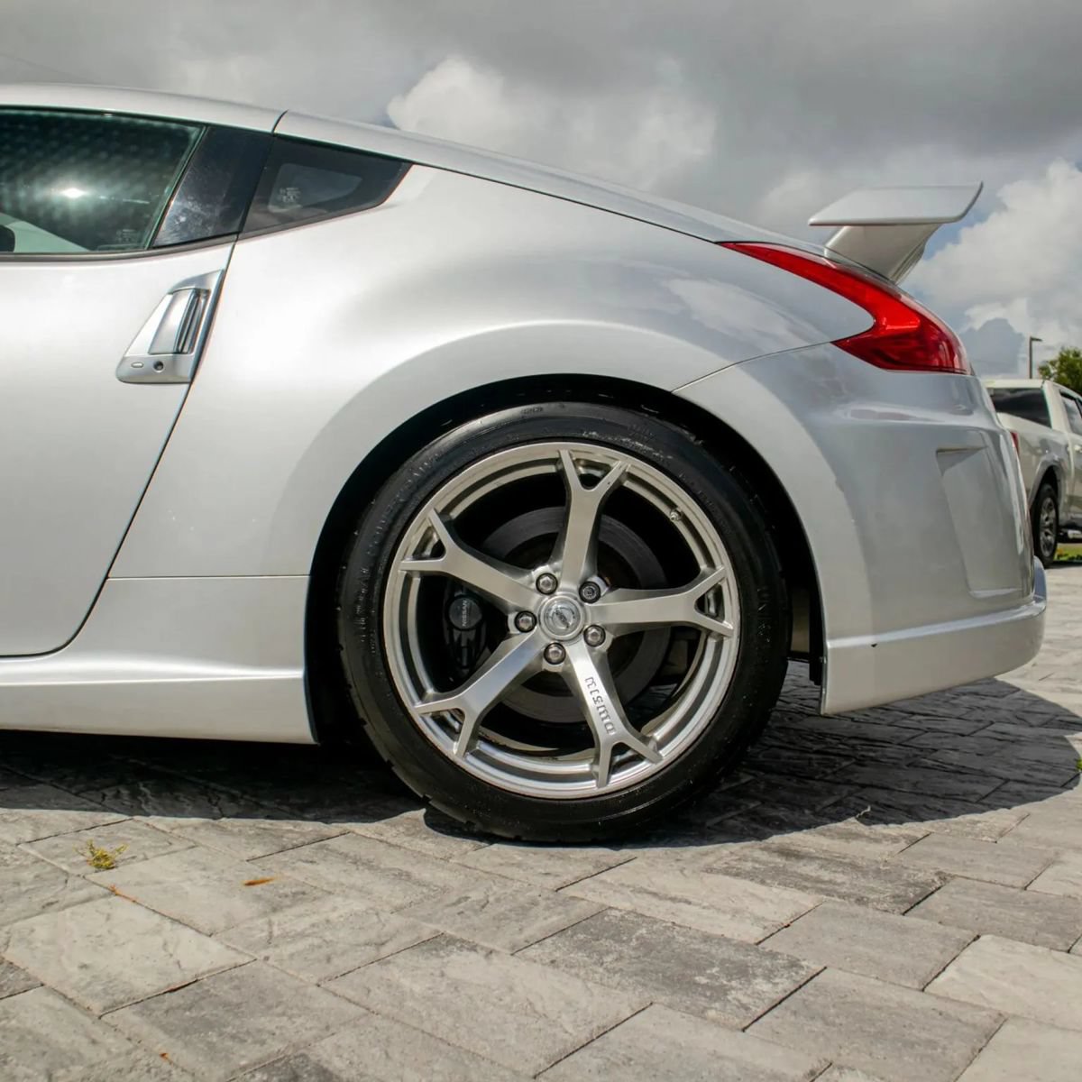 Used 2009 Nissan 370Z NISMO RWD image 12