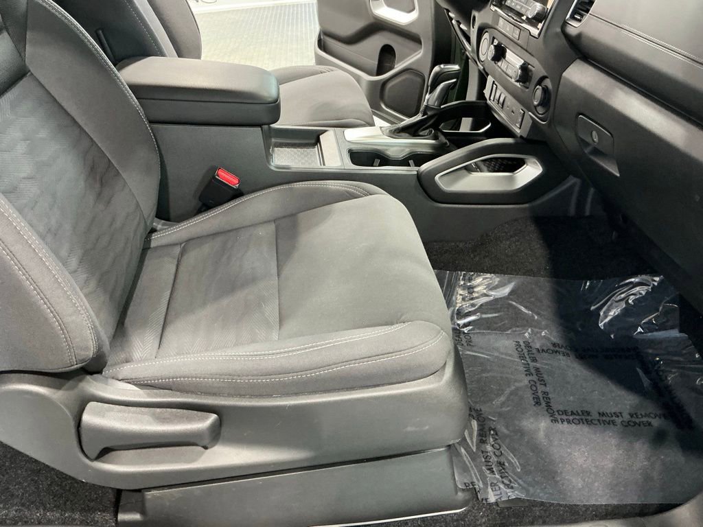 Used 2024 Nissan Frontier SV w/ SV Convenience Package image 16