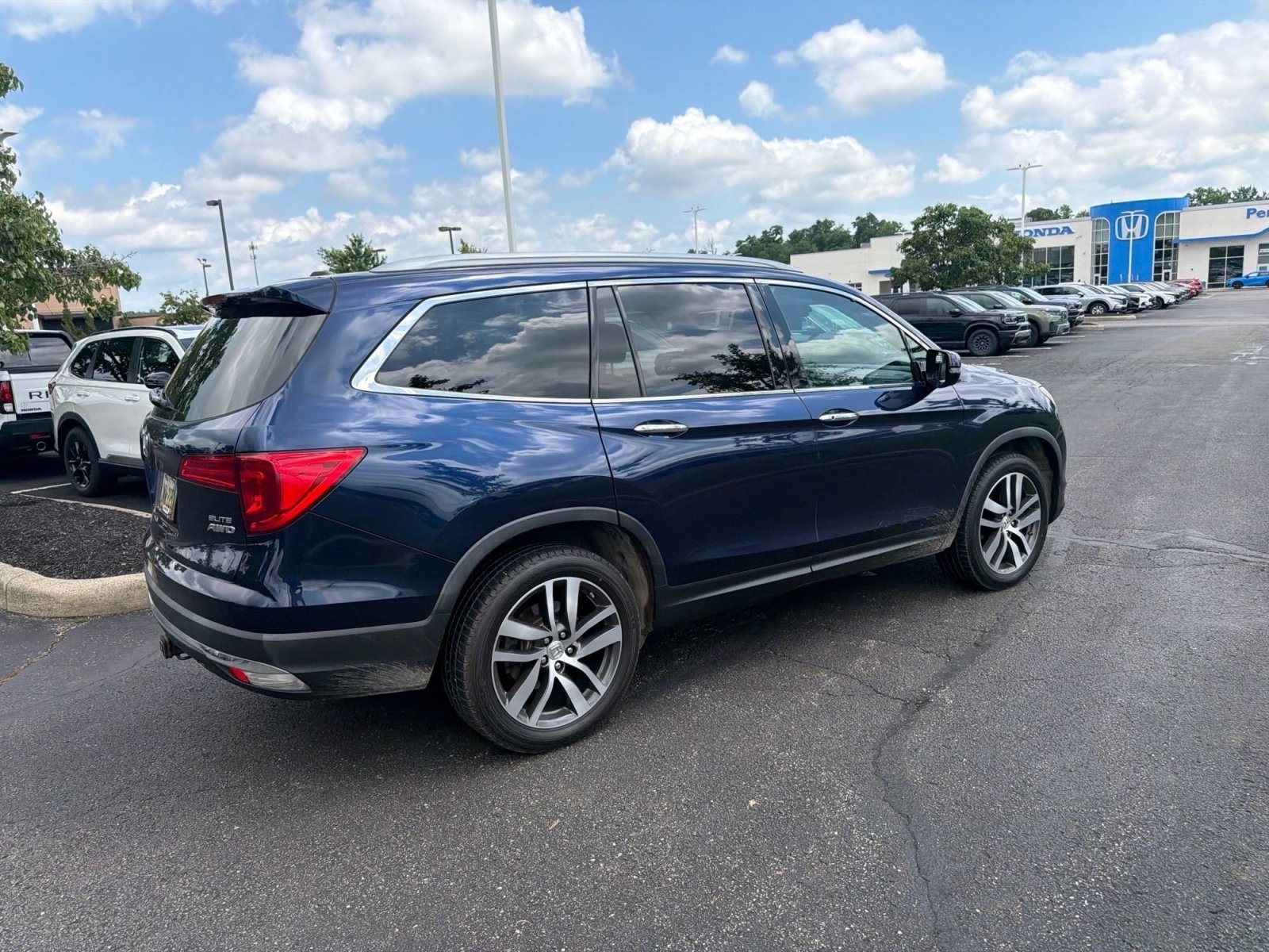 Used 2018 Honda Pilot Elite image 9