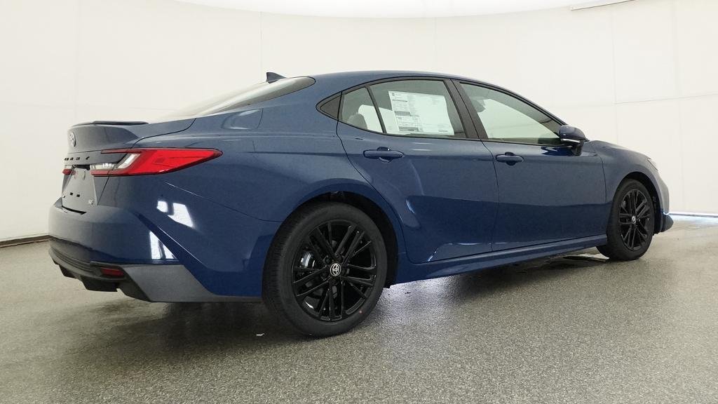 New 2026 Toyota Camry Hybrid FWD image 17
