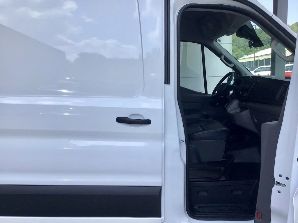 New 2025 Ford Transit 250 148 Medium Roof image 25