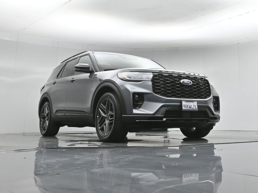 Used 2025 Ford Explorer ST-Line w/ Premium Package image 49