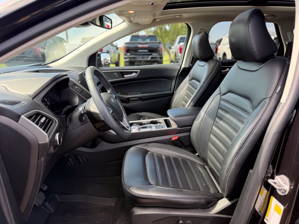Certified 2024 Ford Edge SEL w/ Convenience Package AWD/4WD image 12