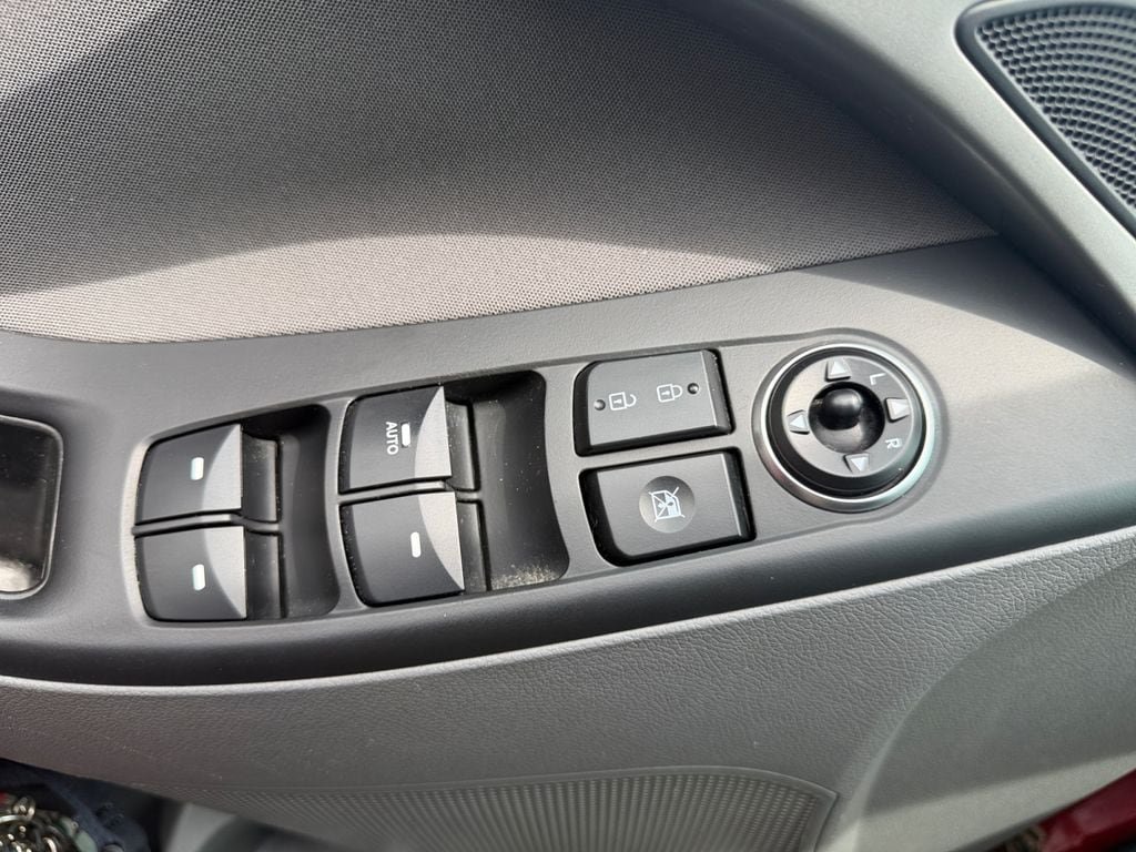 Used 2015 Hyundai Elantra SE w/ Option Group 02 FWD image 17