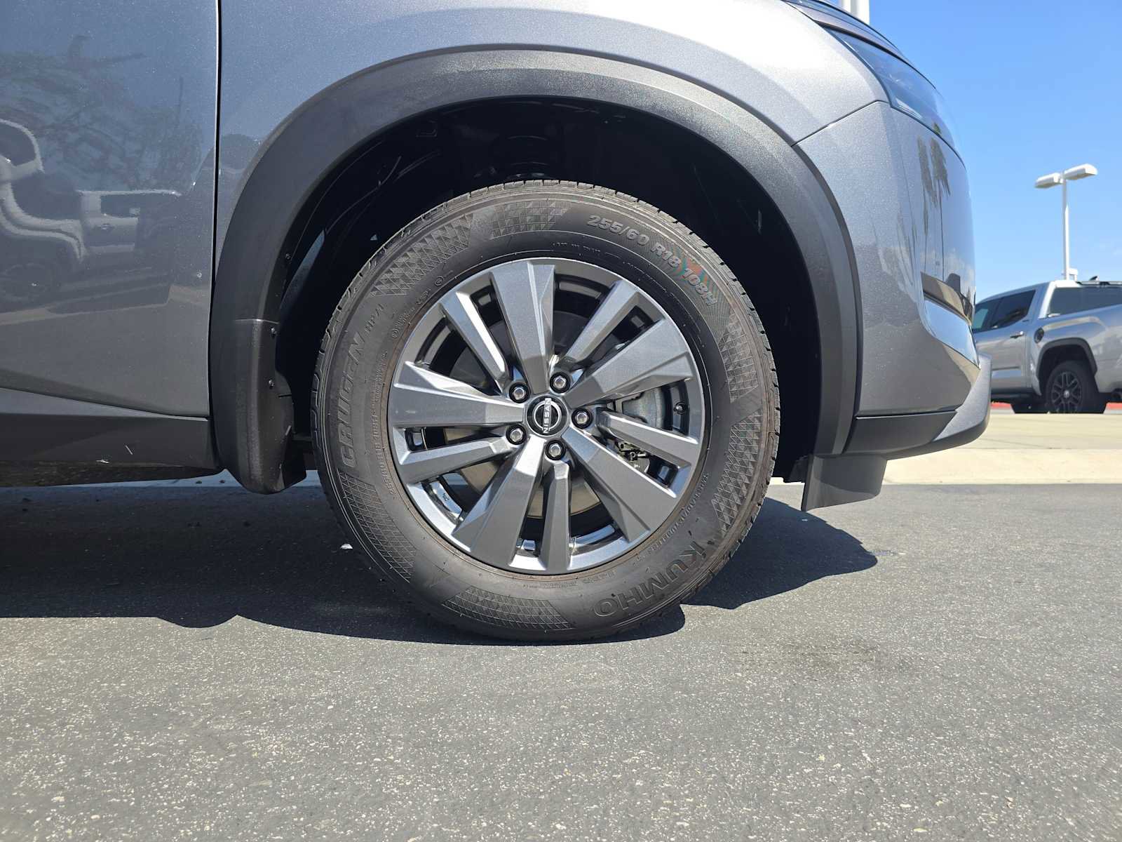Used 2025 Nissan Pathfinder SV w/ Cargo Package FWD image 9